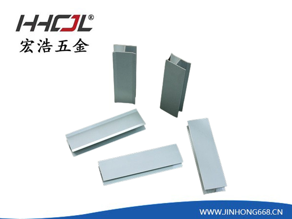 铝合金踢脚板平接件